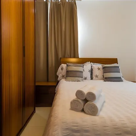 Metrostays Penthouse St Julian's *