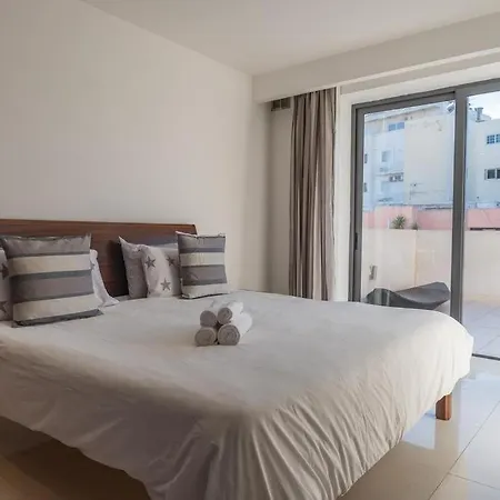 Metrostays Penthouse St Julian's Apartment *